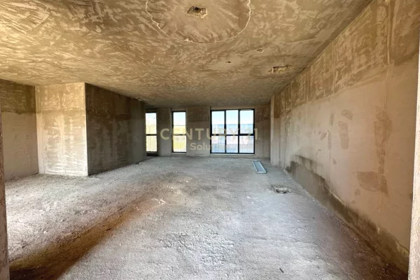 Shtepi ne shitje Apartament ne Tirane, 2+1, Mobilimi Bosh, pa mobiluar, Pagesa 167,000  Euro.