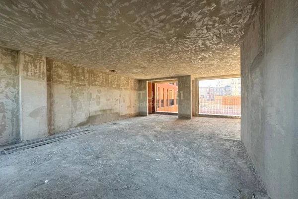 Shtepi ne shitje Apartament ne Tirane, 2+1, Mobilimi Bosh, pa mobiluar, Pagesa 167,000  Euro.