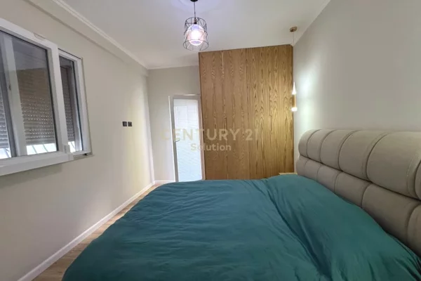 Shtepi ne shitje Apartament ne Tirane, 2+1, Mobilimi E mobiluar, Pagesa 180,000  Euro.