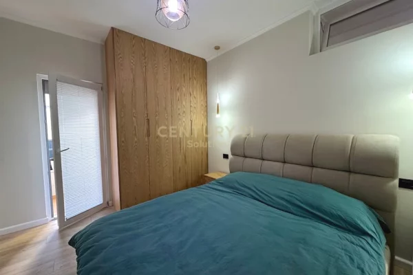 Shtepi ne shitje Apartament ne Tirane, 2+1, Mobilimi E mobiluar, Pagesa 180,000  Euro.