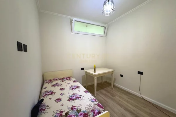 Shtepi ne shitje Apartament ne Tirane, 2+1, Mobilimi E mobiluar, Pagesa 180,000  Euro.