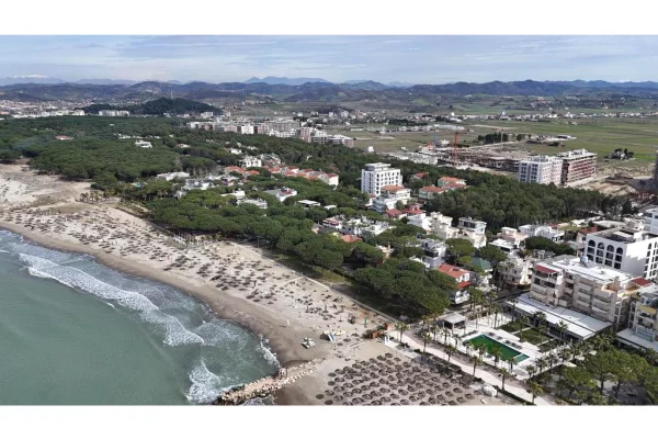 Ambient biznesi ne shitje 3+1 ne Durres - 48,000 Euro