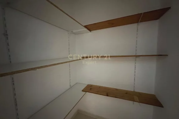 Shtepi me qera Apartament ne Tirane, 2+1, Mobilimi E mobiluar, Pagesa 600  Euro.