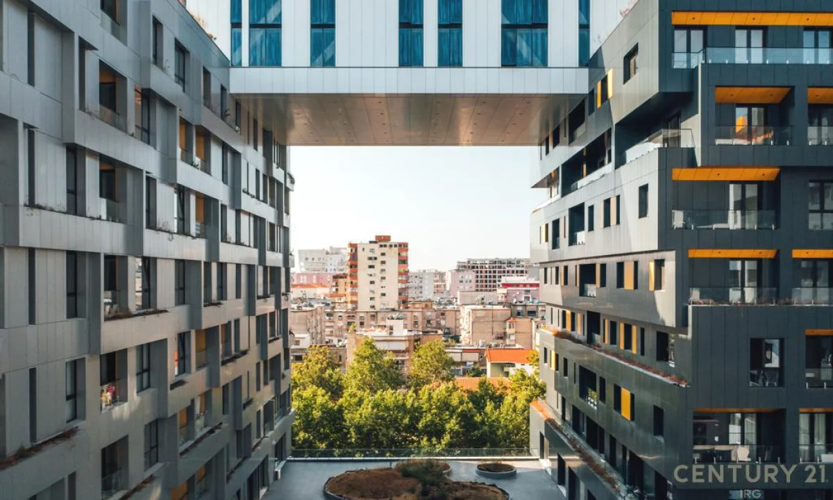 Shtepi ne shitje Apartament ne Tirane, 2+1, Mobilimi Bosh, pa mobiluar, Pagesa 305,000  Euro.