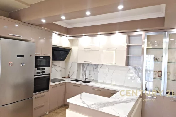 Shtepi me qera Apartament ne Tirane, 2+1, Mobilimi E mobiluar, Pagesa 900  Euro.