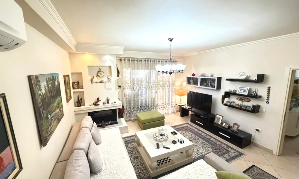 Shtepi ne shitje Apartament ne Tirane, 2+1, Mobilimi E mobiluar, Pagesa 320,000  Euro.