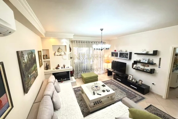 Shtepi ne shitje Apartament ne Tirane, 2+1, Mobilimi E mobiluar, Pagesa 320,000  Euro.