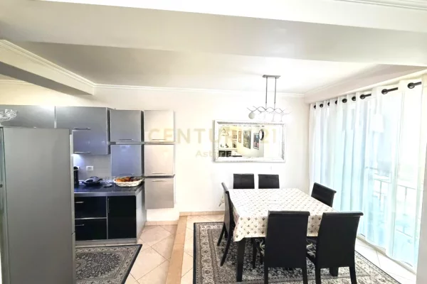 Shtepi ne shitje Apartament ne Tirane, 2+1, Mobilimi E mobiluar, Pagesa 320,000  Euro.