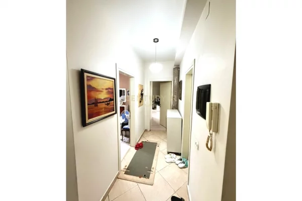 Shtepi ne shitje Apartament ne Tirane, 2+1, Mobilimi E mobiluar, Pagesa 320,000  Euro.