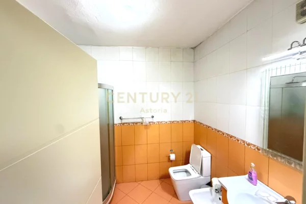 Shtepi ne shitje Apartament ne Tirane, 2+1, Mobilimi E mobiluar, Pagesa 320,000  Euro.