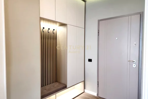 Shtepi ne shitje Apartament ne Vlore, 2+1, Mobilimi E mobiluar, Pagesa 389,000  Euro.