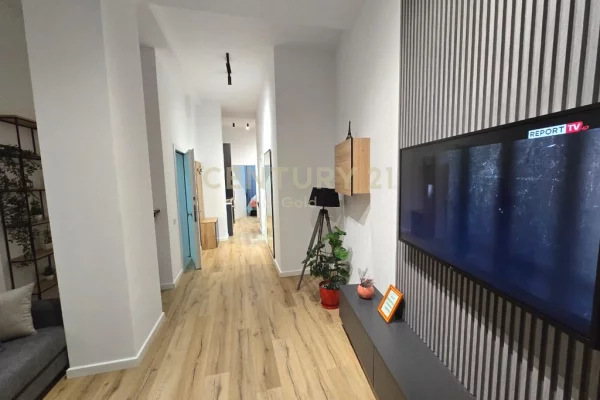 Shtepi ne shitje Apartament ne Tirane, 2+1, Mobilimi E mobiluar, Pagesa 164,000  Euro.