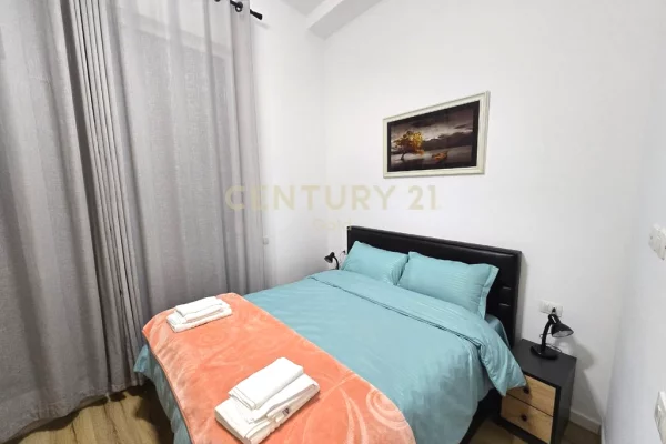 Shtepi ne shitje Apartament ne Tirane, 2+1, Mobilimi E mobiluar, Pagesa 164,000  Euro.