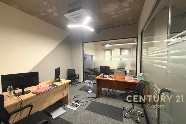 Jepet me qira ambient zyrash, tek Rruges se Kosovareve!