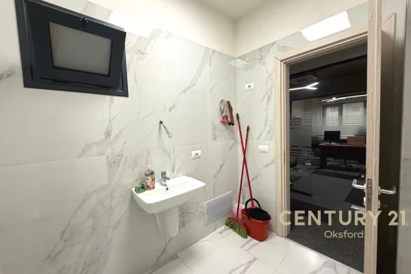 Jepet me qira ambient zyrash, tek Rruges se Kosovareve!