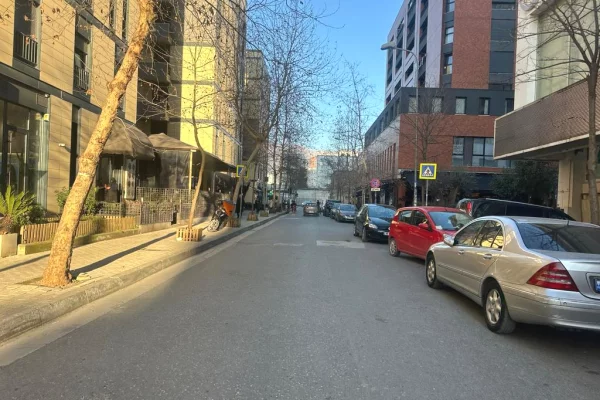 Hipoteka, Japim me qira Restorant të Kompletuar