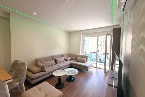 Shtepi me qera Apartament ne Tirane, 2+1, Mobilimi E mobiluar, Pagesa 850  Euro.