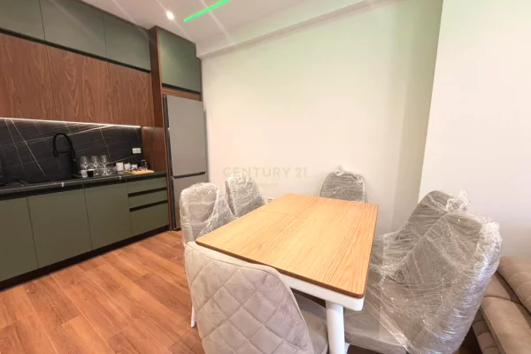 Shtepi me qera Apartament ne Tirane, 2+1, Mobilimi E mobiluar, Pagesa 850  Euro.