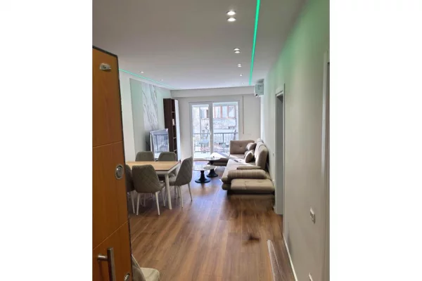 Shtepi me qera Apartament ne Tirane, 1+1, Mobilimi E mobiluar, Pagesa 650  Euro.