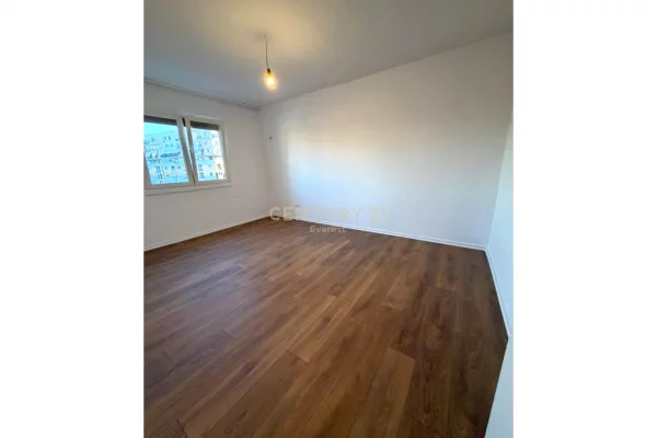 Shtepi ne shitje Apartament ne Tirane, 1+1, Mobilimi Bosh, pa mobiluar, Pagesa 95,000  Euro.