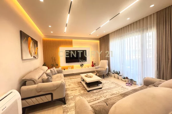 Shtepi ne shitje Apartament ne Tirane, 2+1, Mobilimi E mobiluar, Pagesa 440,000  Euro.