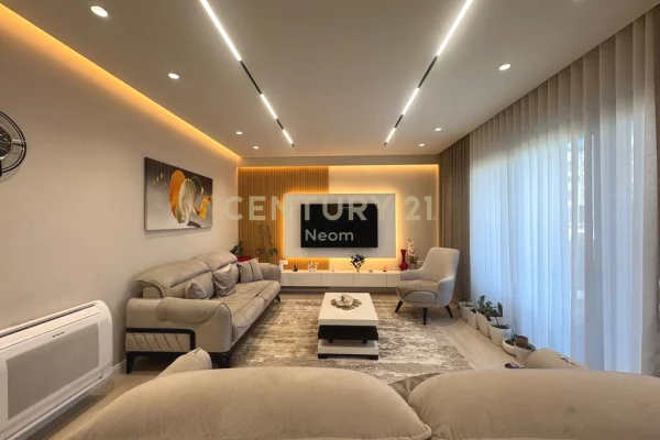 Shtepi ne shitje Apartament ne Tirane, 2+1, Mobilimi E mobiluar, Pagesa 440,000  Euro.