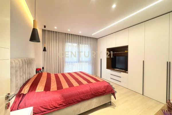 Shtepi ne shitje Apartament ne Tirane, 2+1, Mobilimi E mobiluar, Pagesa 440,000  Euro.