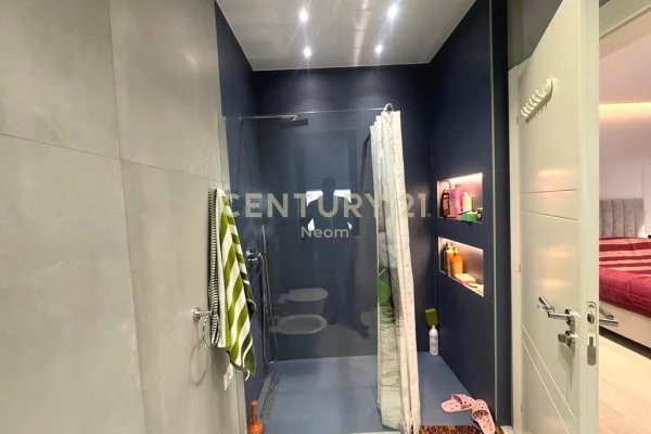 Shtepi ne shitje Apartament ne Tirane, 2+1, Mobilimi E mobiluar, Pagesa 440,000  Euro.