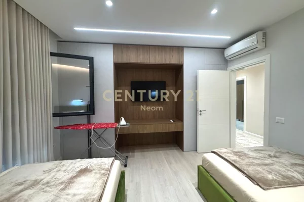 Shtepi ne shitje Apartament ne Tirane, 2+1, Mobilimi E mobiluar, Pagesa 440,000  Euro.