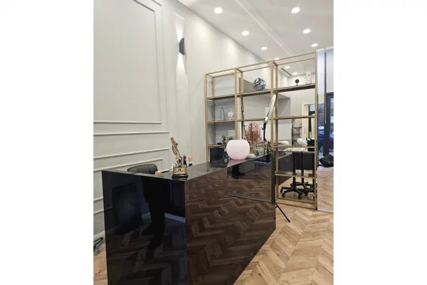 Jepet me qira ambient komercial prane Art Tribuna!