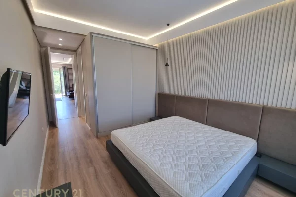 Shtepi me qera Apartament ne Tirane, 2+1, Mobilimi E mobiluar, Pagesa 1,200  Euro.