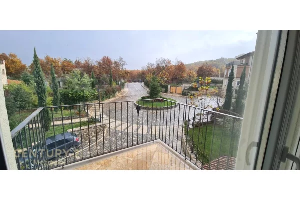 Shtepi me qera Apartament ne Tirane, 2+1, Mobilimi E mobiluar, Pagesa 1,200  Euro.