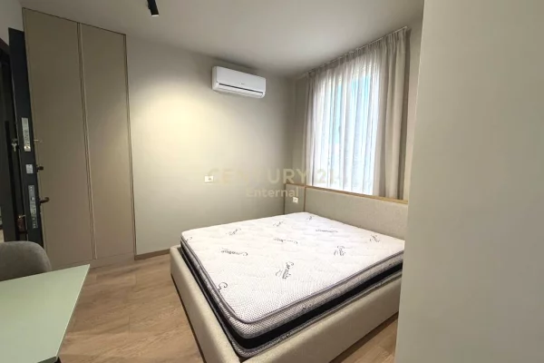 Shtepi ne shitje Apartament ne Tirane, Garsoniere, Mobilimi E mobiluar, Pagesa 290,000  Euro.