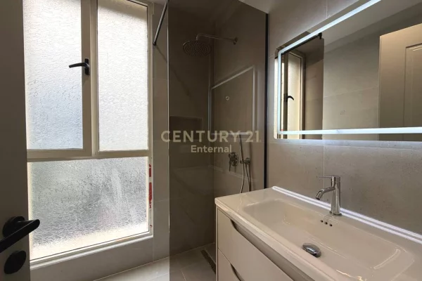 Shtepi ne shitje Apartament ne Tirane, Garsoniere, Mobilimi E mobiluar, Pagesa 290,000  Euro.