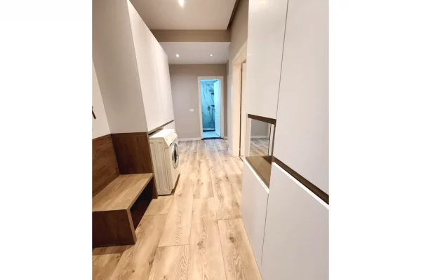 Shtepi ne shitje Apartament ne Tirane, 2+1, Mobilimi Pjeserisht e mobiluar, Pagesa 200,000  Euro.