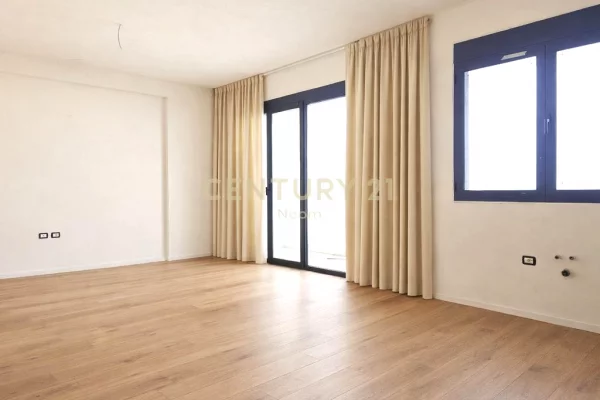 Shtepi ne shitje Apartament ne Tirane, 2+1, Mobilimi Pjeserisht e mobiluar, Pagesa 220,000  Euro.
