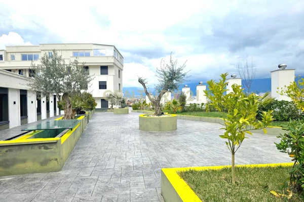 Shtepi ne shitje Apartament ne Tirane, 2+1, Mobilimi Pjeserisht e mobiluar, Pagesa 220,000  Euro.