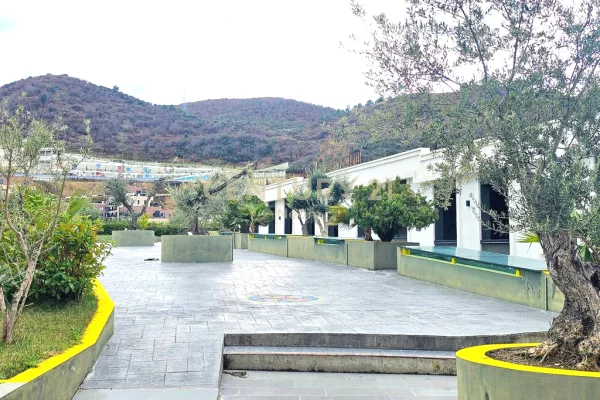 Shtepi ne shitje Apartament ne Tirane, 2+1, Mobilimi Pjeserisht e mobiluar, Pagesa 220,000  Euro.