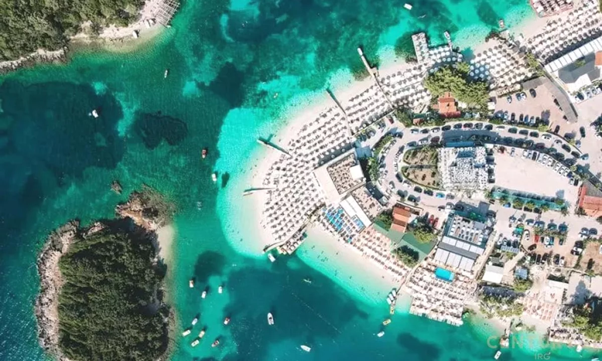 Shtepi me qera Shtepi Private ne Sarande, 4+1, Mobilimi E mobiluar, Pagesa 8,000  Euro.