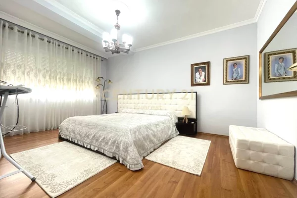 Shtepi me qera Apartament ne Tirane, 3+1, Mobilimi E mobiluar, Pagesa 1,100  Euro.