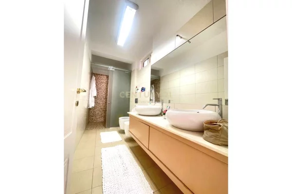 Shtepi me qera Apartament ne Tirane, 3+1, Mobilimi E mobiluar, Pagesa 1,100  Euro.