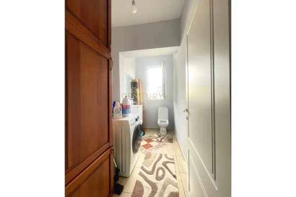 Shtepi me qera Apartament ne Tirane, 3+1, Mobilimi E mobiluar, Pagesa 1,100  Euro.