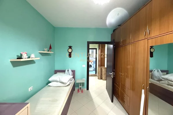 Shtepi me qera Apartament ne Tirane, 1+1, Mobilimi E mobiluar, Pagesa 400  Euro.