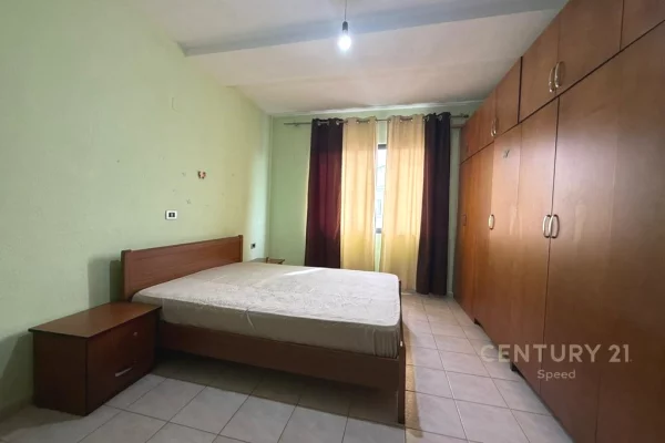 Shtepi me qera Apartament ne Tirane, 2+1, Mobilimi E mobiluar, Pagesa 400  Euro.