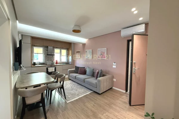 Shtepi me qera Apartament ne Tirane, 2+1, Mobilimi E mobiluar, Pagesa 1,000  Euro.