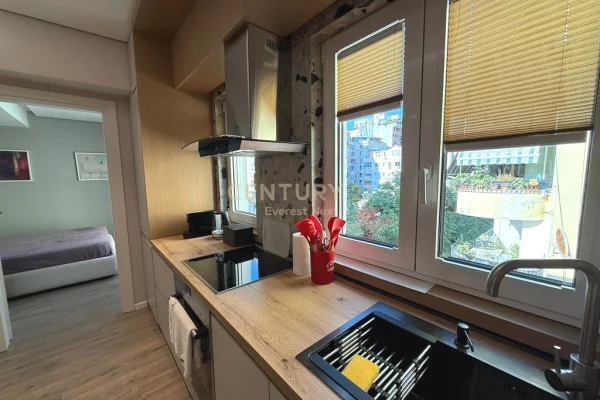 Shtepi me qera Apartament ne Tirane, 2+1, Mobilimi E mobiluar, Pagesa 1,000  Euro.
