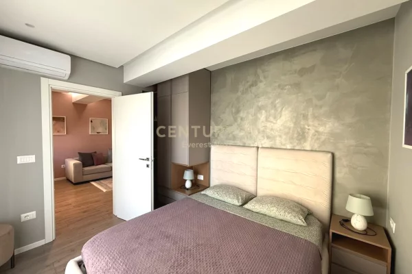Shtepi me qera Apartament ne Tirane, 2+1, Mobilimi E mobiluar, Pagesa 1,000  Euro.