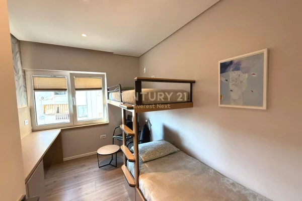 Shtepi me qera Apartament ne Tirane, 2+1, Mobilimi E mobiluar, Pagesa 1,000  Euro.