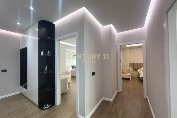 Shtepi me qera Apartament ne Tirane, 3+1, Mobilimi E mobiluar, Pagesa 1,200  Euro.