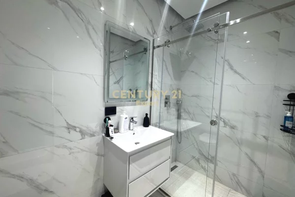 Shtepi me qera Apartament ne Tirane, 3+1, Mobilimi E mobiluar, Pagesa 1,200  Euro.